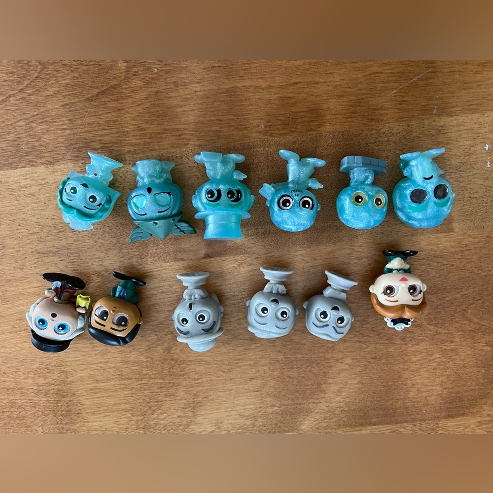 Haunted mansion doorables set